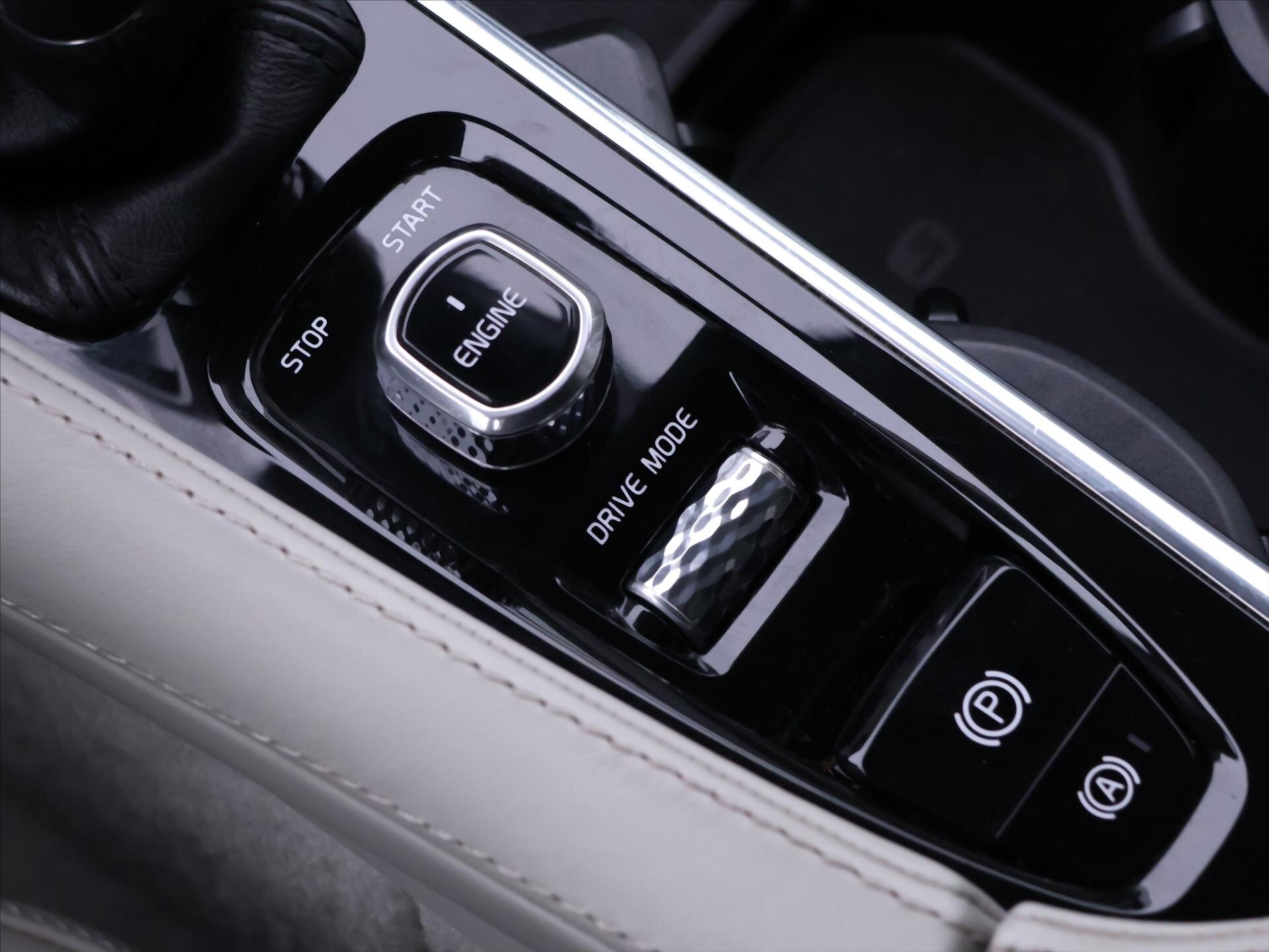 Volvo XC90 SUV / Terénní 2,0 l 165 kw