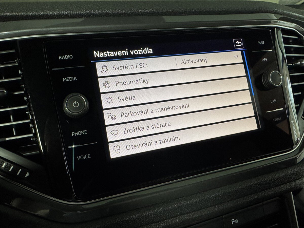 Volkswagen T-Roc SUV / Terénní 1,5 l 110 kw