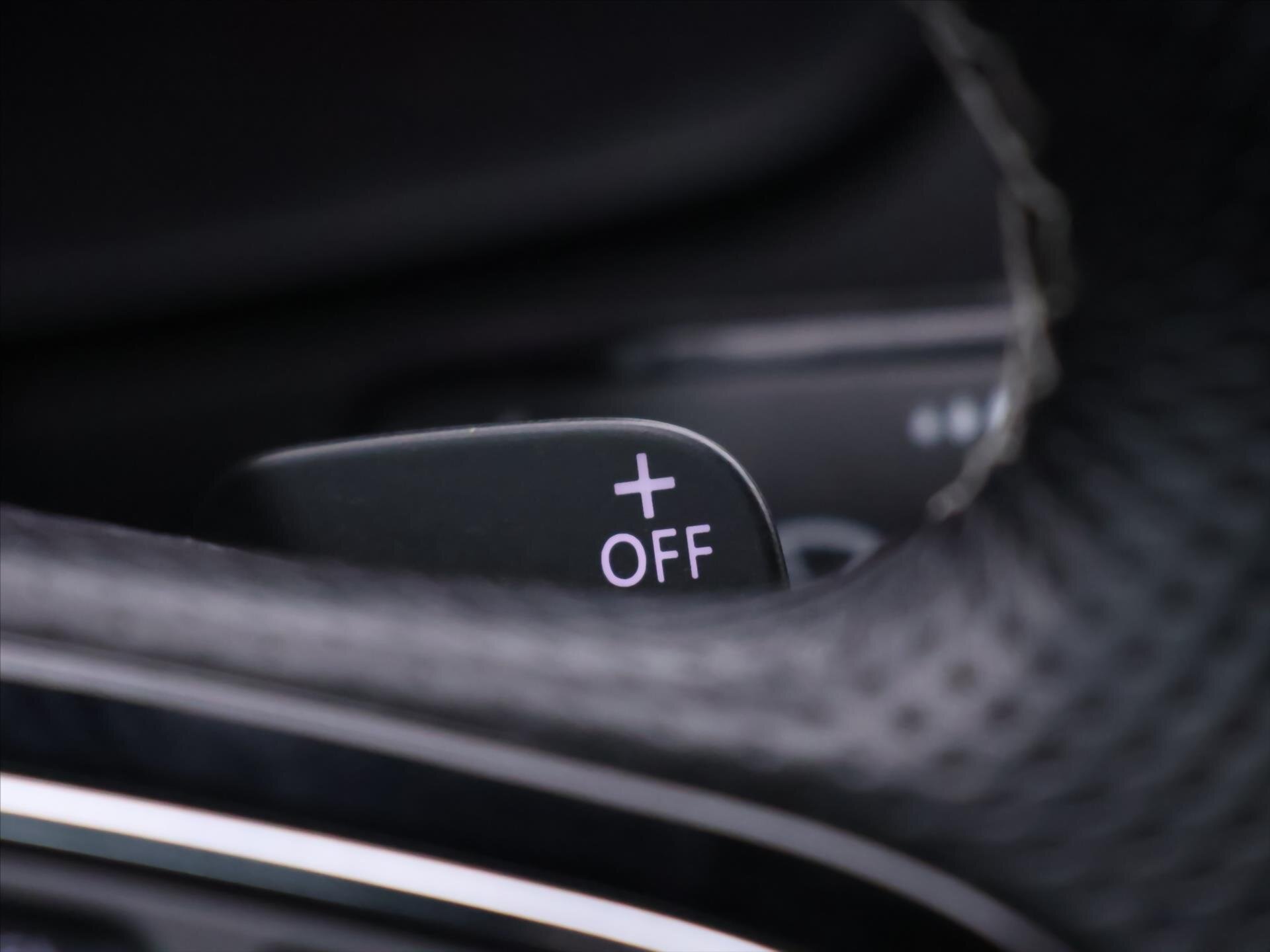 Škoda Karoq SUV / Terénní 1,5 l 110 kw