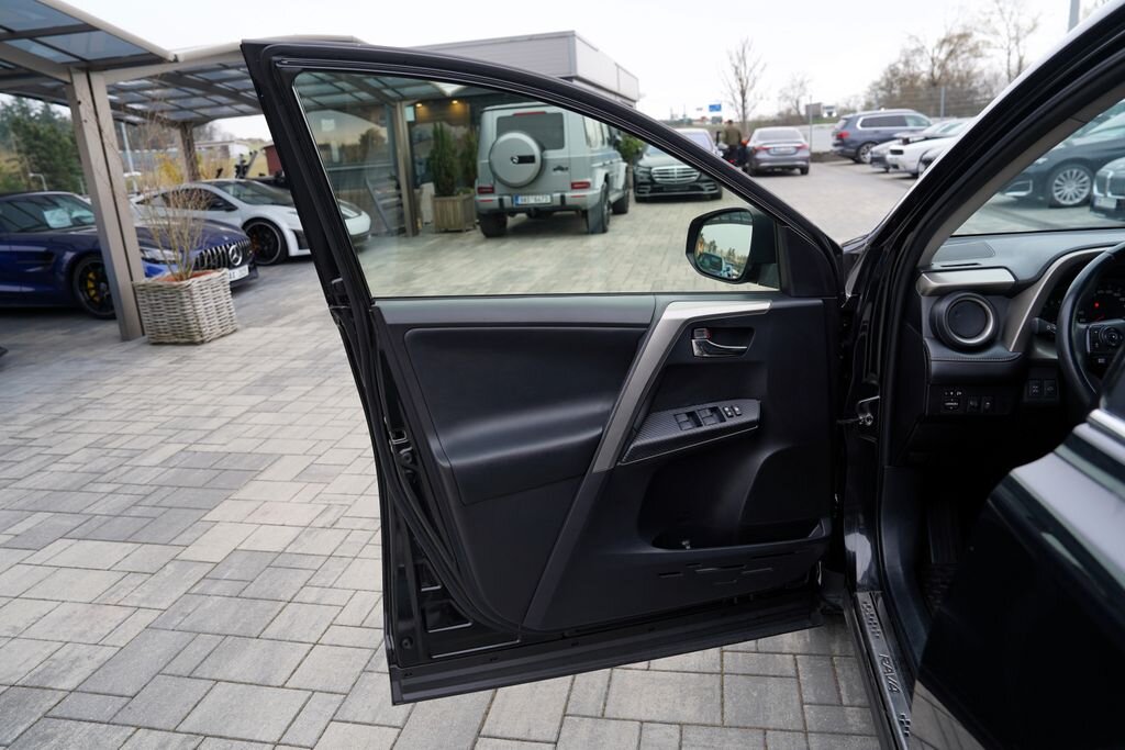 Toyota RAV4 SUV / Terénní 2,0 l 91 kw