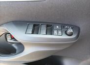 Toyota Yaris Cross 25