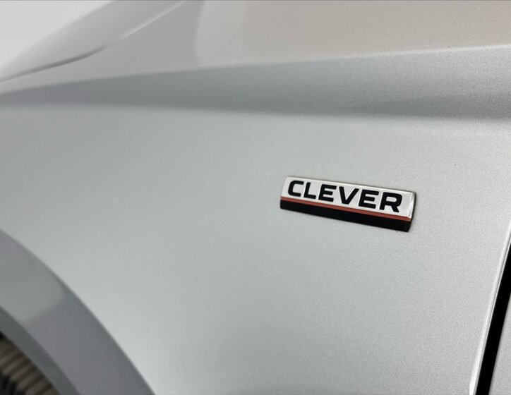 Škoda Karoq SUV / Terénní 1,5 l 110 kw