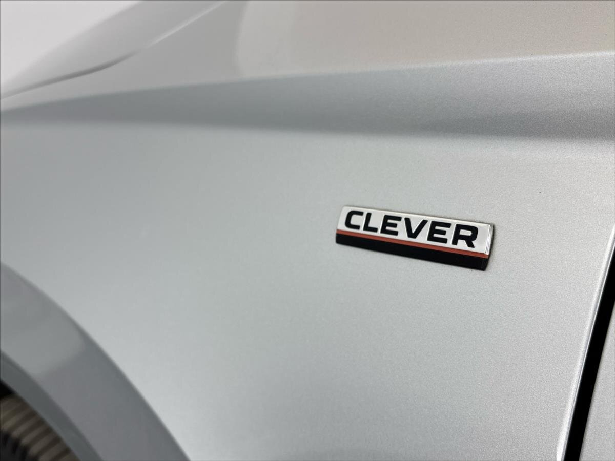 Škoda Karoq SUV / Terénní 1,5 l 110 kw