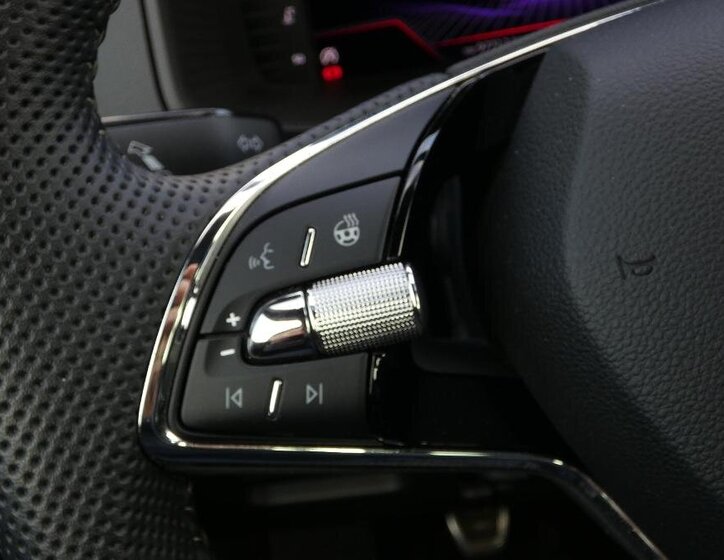 Škoda Karoq SUV / Terénní 1,5 l 110 kw