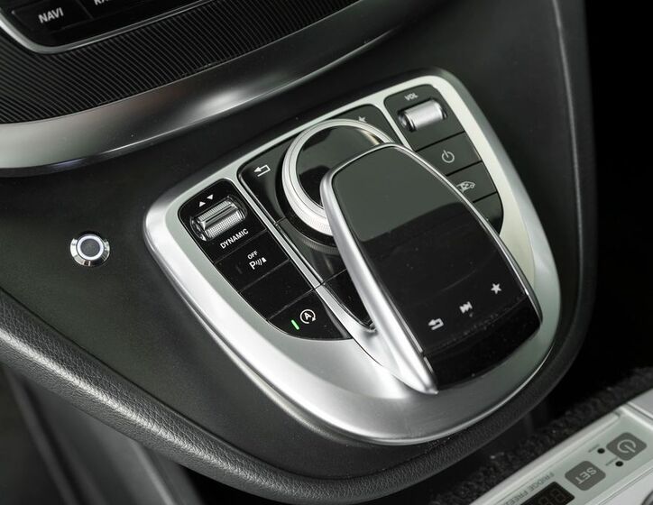 Mercedes-Benz Třídy V 12