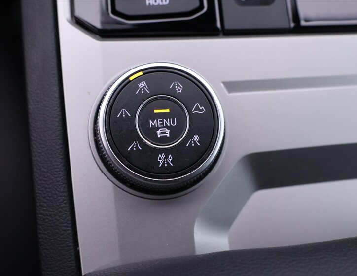 Volkswagen Touareg SUV / Terénní 3,0 l 210 kw