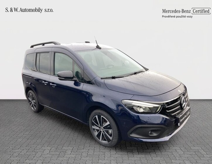 Mercedes-Benz Ostatní 4