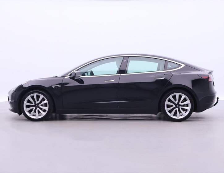 Tesla Model 3 4