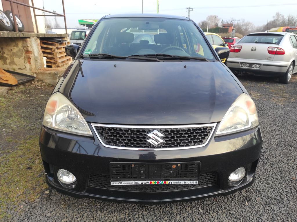 Suzuki Liana