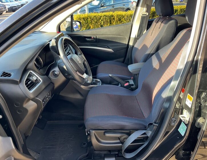 Suzuki S-Cross 13