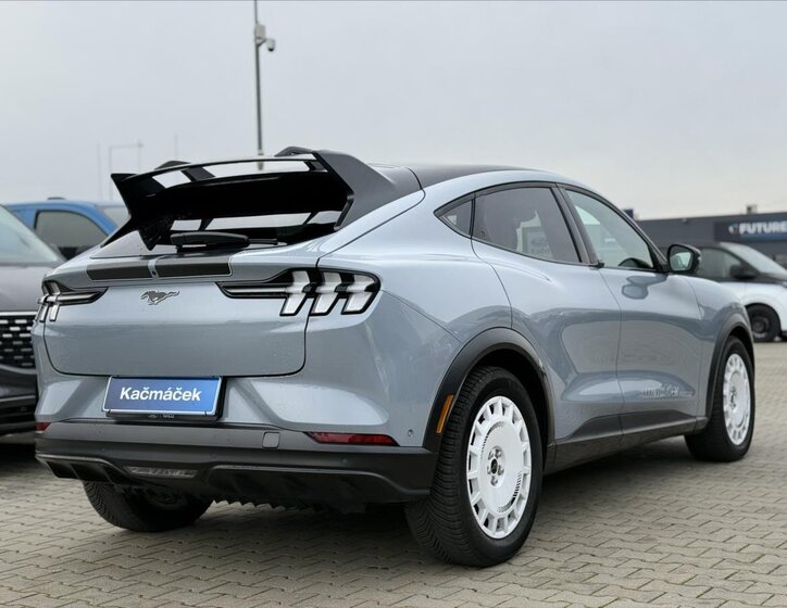 Ford Mustang Mach-E Hatchback 0,0 358 kw