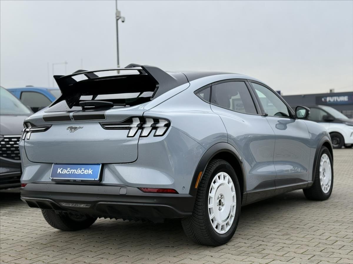 Ford Mustang Mach-E Hatchback 0,0 358 kw