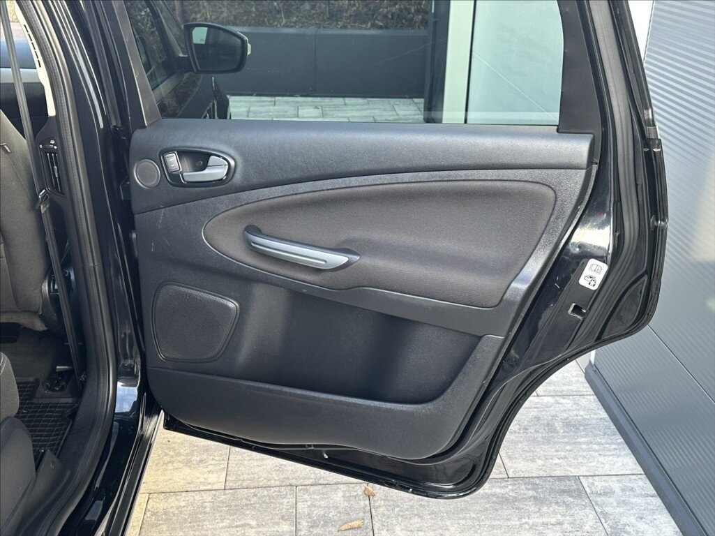 Ford S-MAX MPV 2,0 l 103 kw