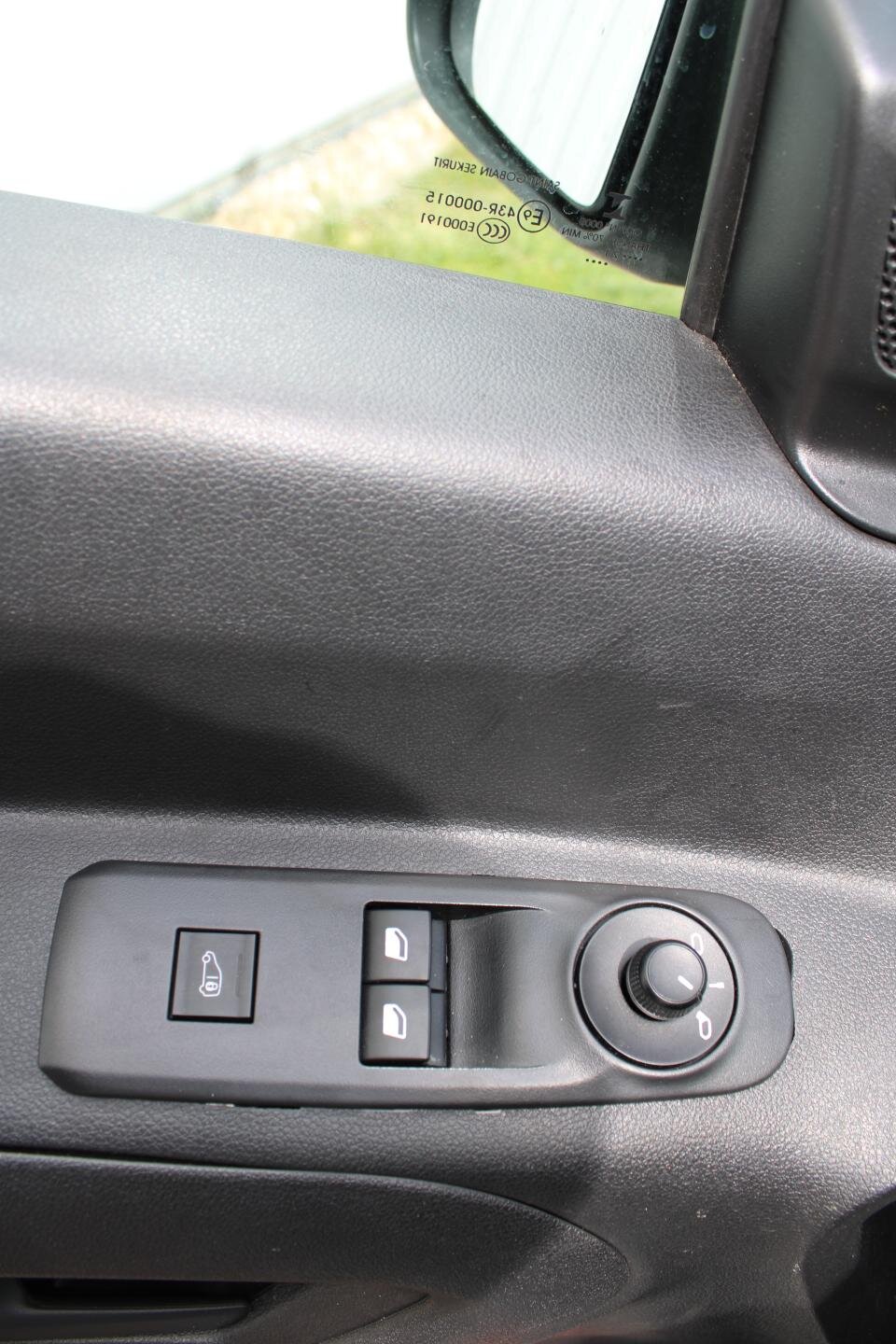 Peugeot Partner Ostatní 1,5 l 75 kw