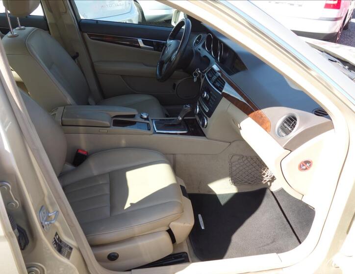 Mercedes-Benz Třídy C 12