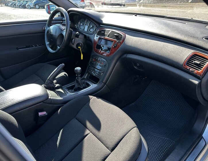 Peugeot 607 Sedan 2,0 l 100 kw