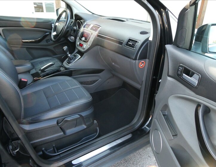 Ford Kuga SUV / Terénní 2,0 l 103 kw