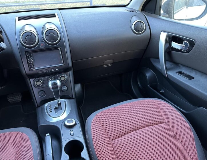 Nissan Qashqai SUV / Terénní 2,0 l 110 kw