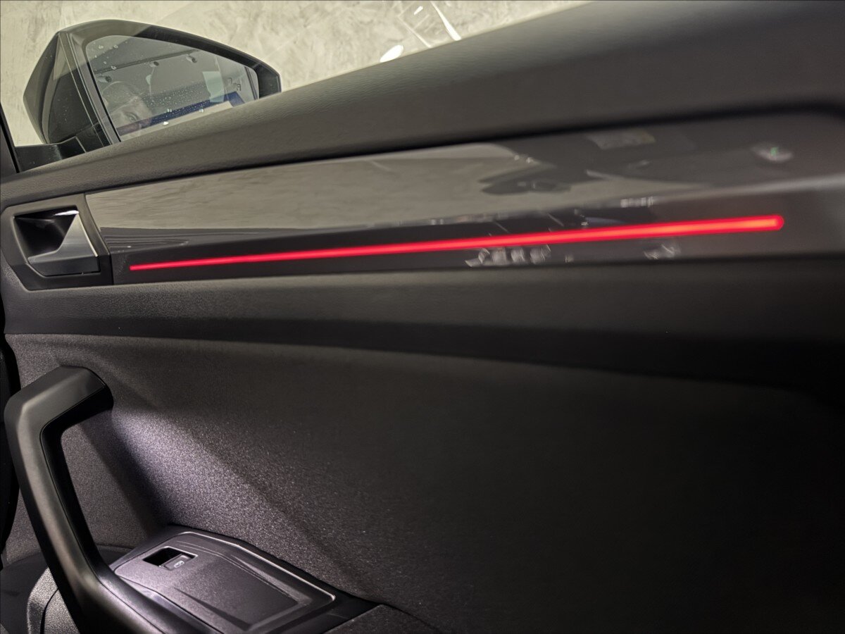 Volkswagen T-Roc SUV 1,5 l 110 kw