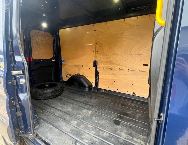 Ford Transit Skříň 2,0 l 125 kw