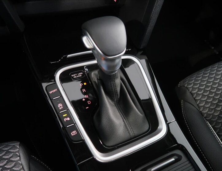 KIA XCeed CUV / Crossover 1,5 l 103 kw