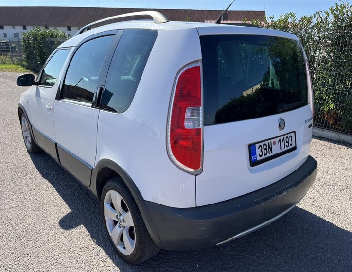Škoda Roomster 8