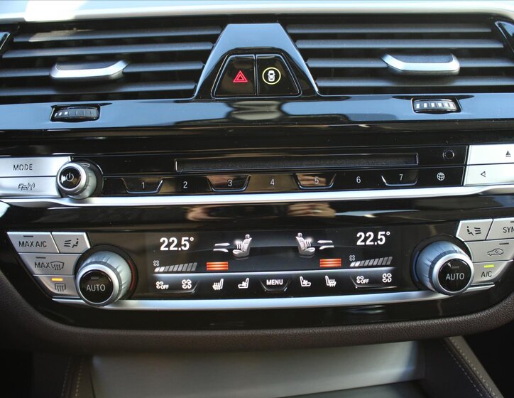 BMW Řada 5 Sedan / Limuzína 3,0 l 250 kw