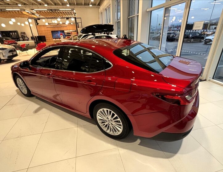 Toyota Camry Sedan 2,5 l 170 kw