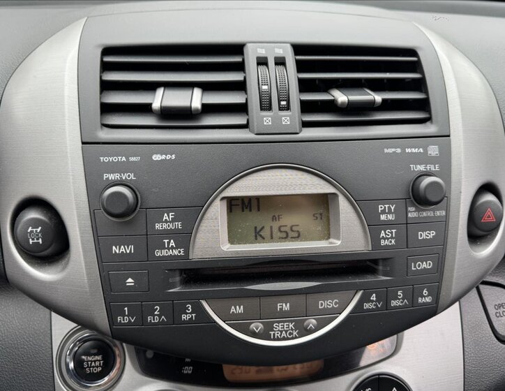 Toyota RAV4 SUV / Terénní 2,2 l 100 kw