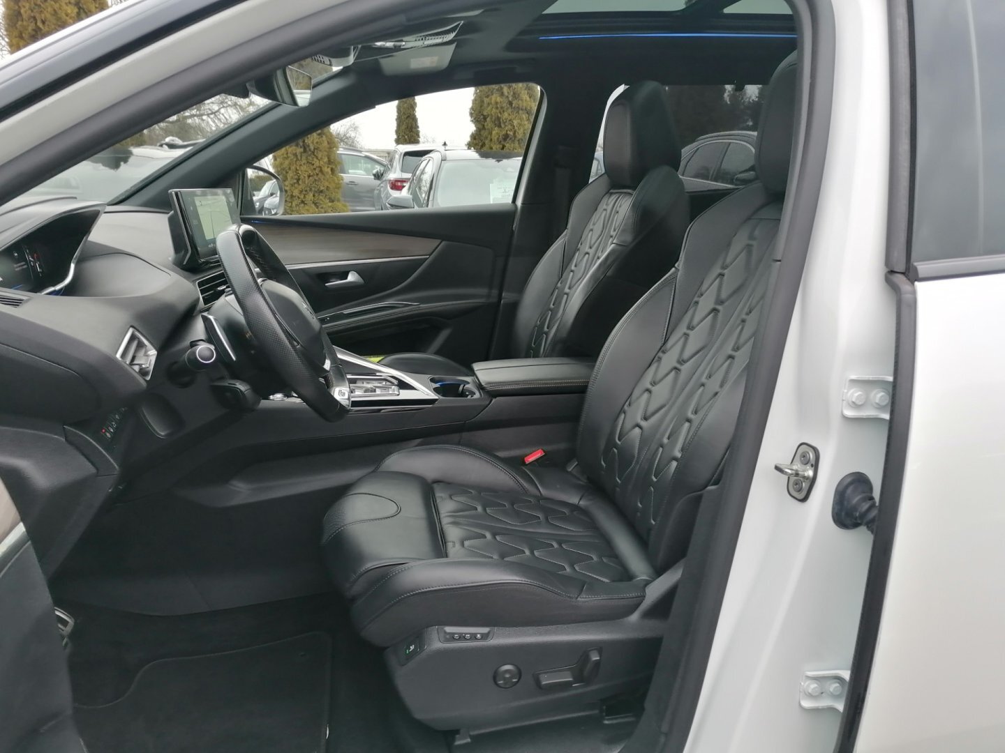 Peugeot 5008 SUV 1,5 l 96 kw