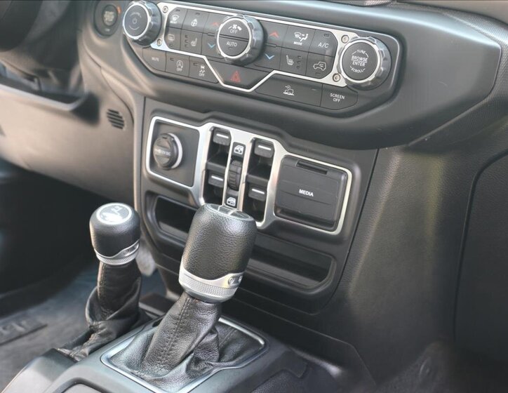 Jeep Gladiator Pick-up 3,7 l 210 kw