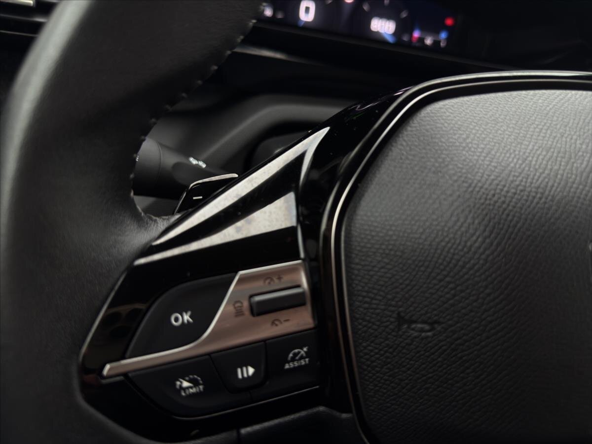 Peugeot 408 Liftback 1,2 l 96 kw