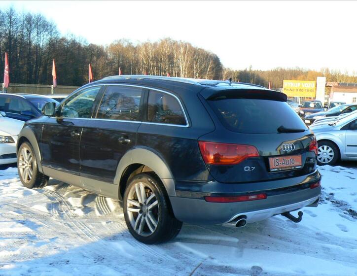 Audi Q7 5