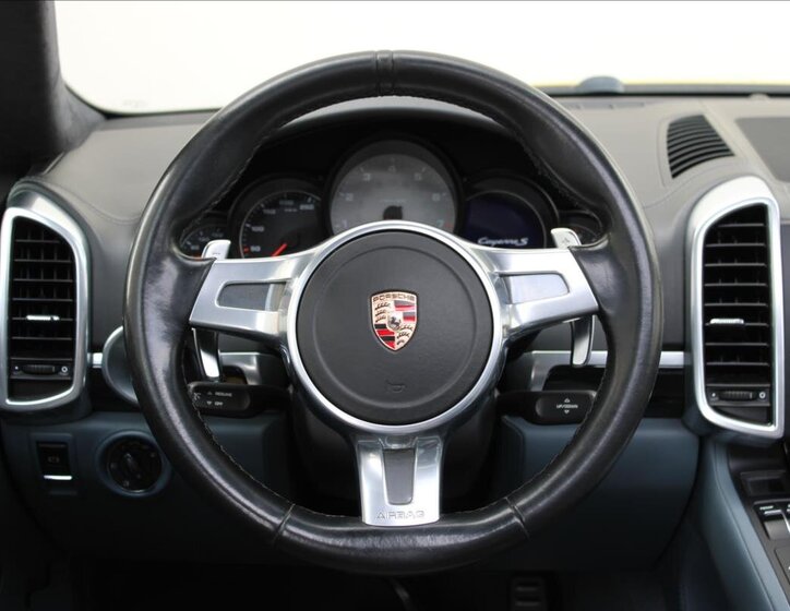 Porsche Cayenne SUV / Terénní 4,8 l 294 kw