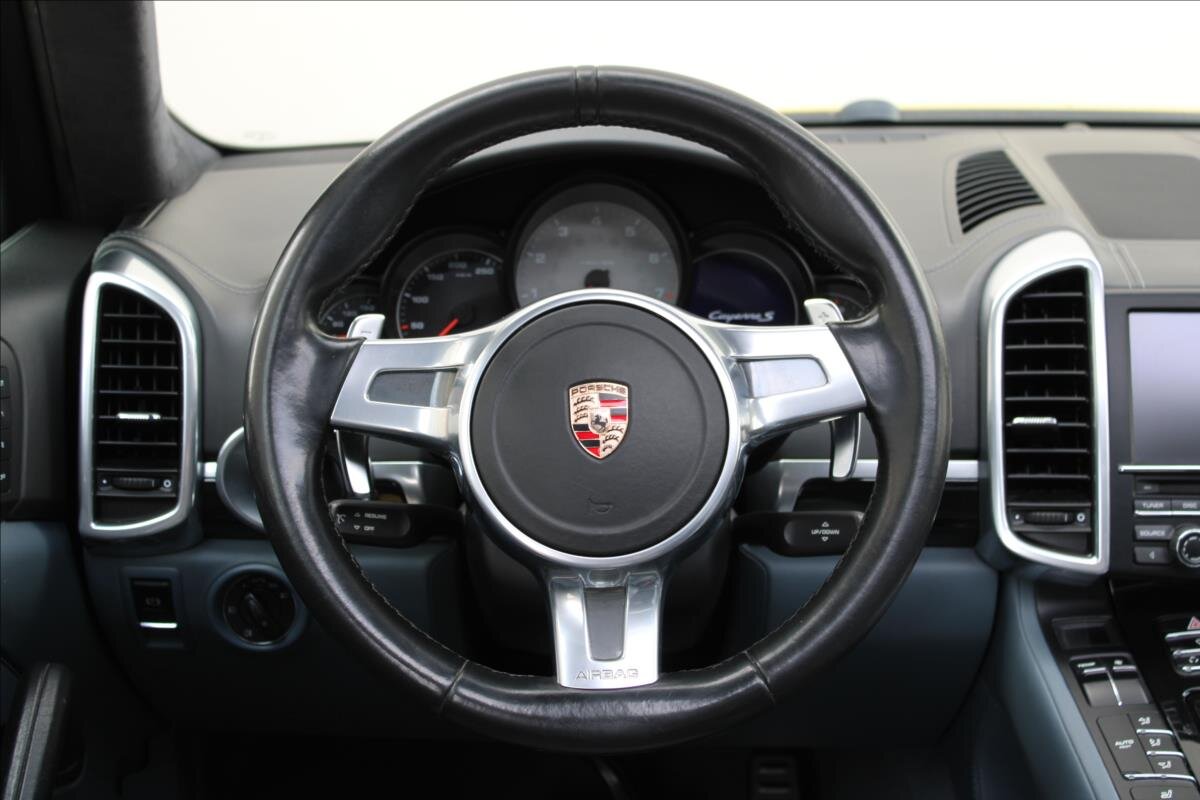 Porsche Cayenne SUV / Terénní 4,8 l 294 kw