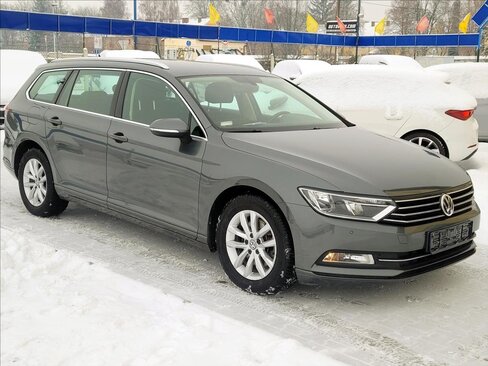 Volkswagen Passat Kombi 1,6 l 88 kw