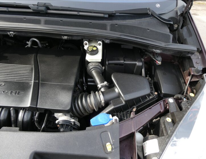 Ford S-MAX MPV 2,0 l 107 kw