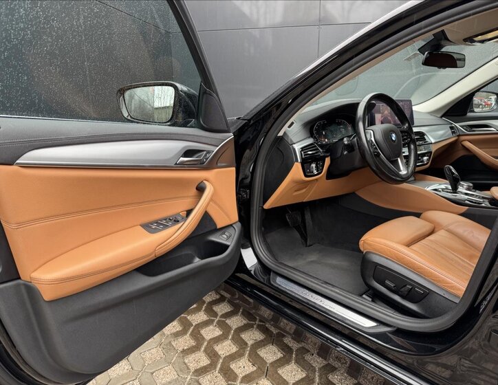 BMW Řada 5 Kombi 3,0 l 210 kw