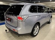 Mitsubishi Outlander SUV / Terénní 2,0 l 110 kw
