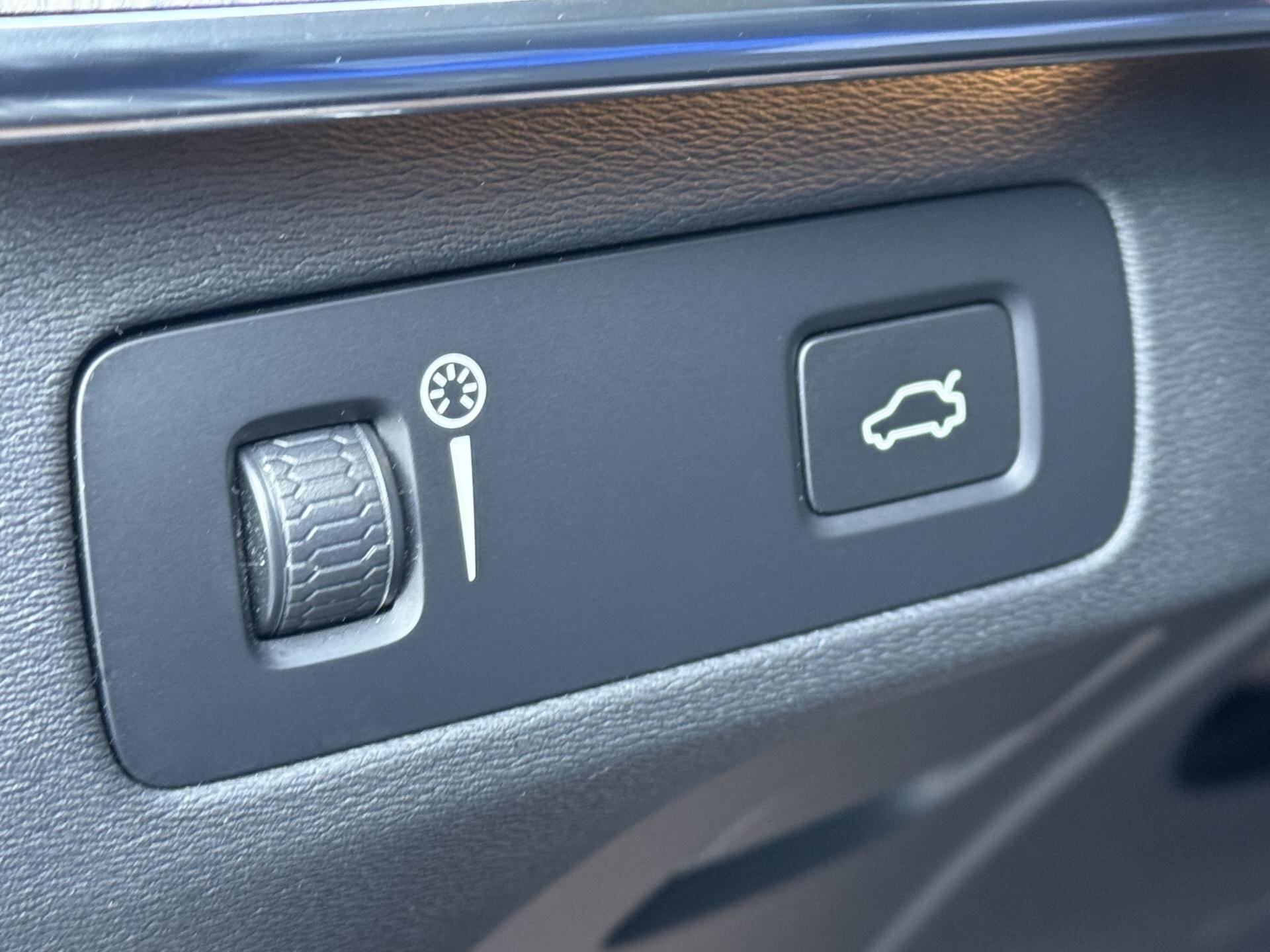 Volvo XC90 SUV / Terénní 2,0 l 173 kw