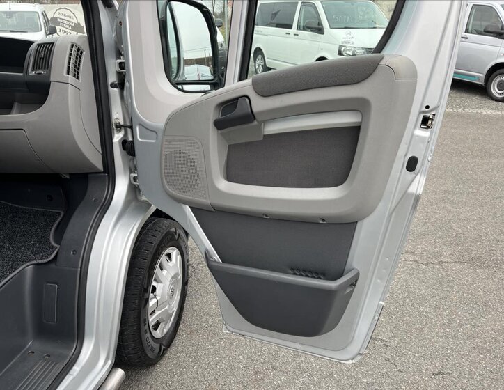 Peugeot Boxer Kombi 2,2 l 88 kw