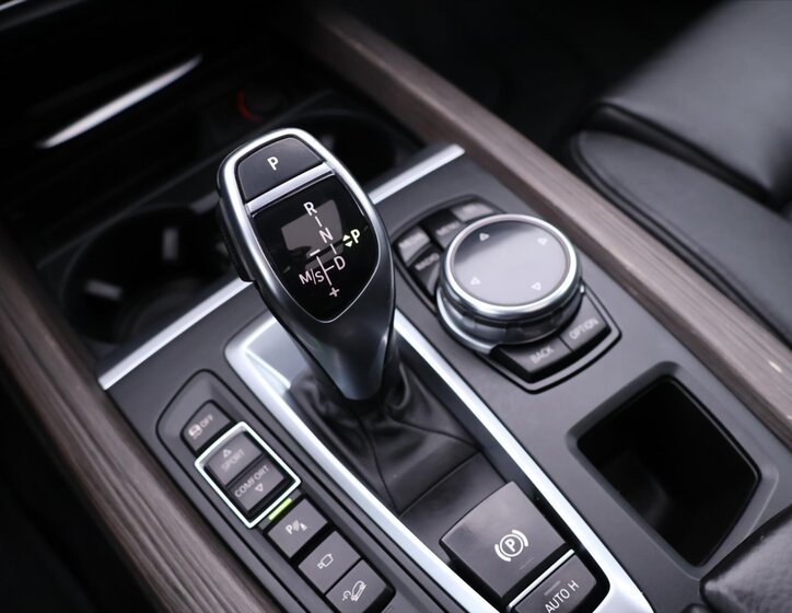 BMW X5 SUV / Terénní 3,0 l 230 kw