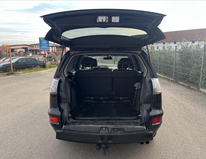 Mitsubishi Outlander SUV / Terénní 2,3 l 130 kw