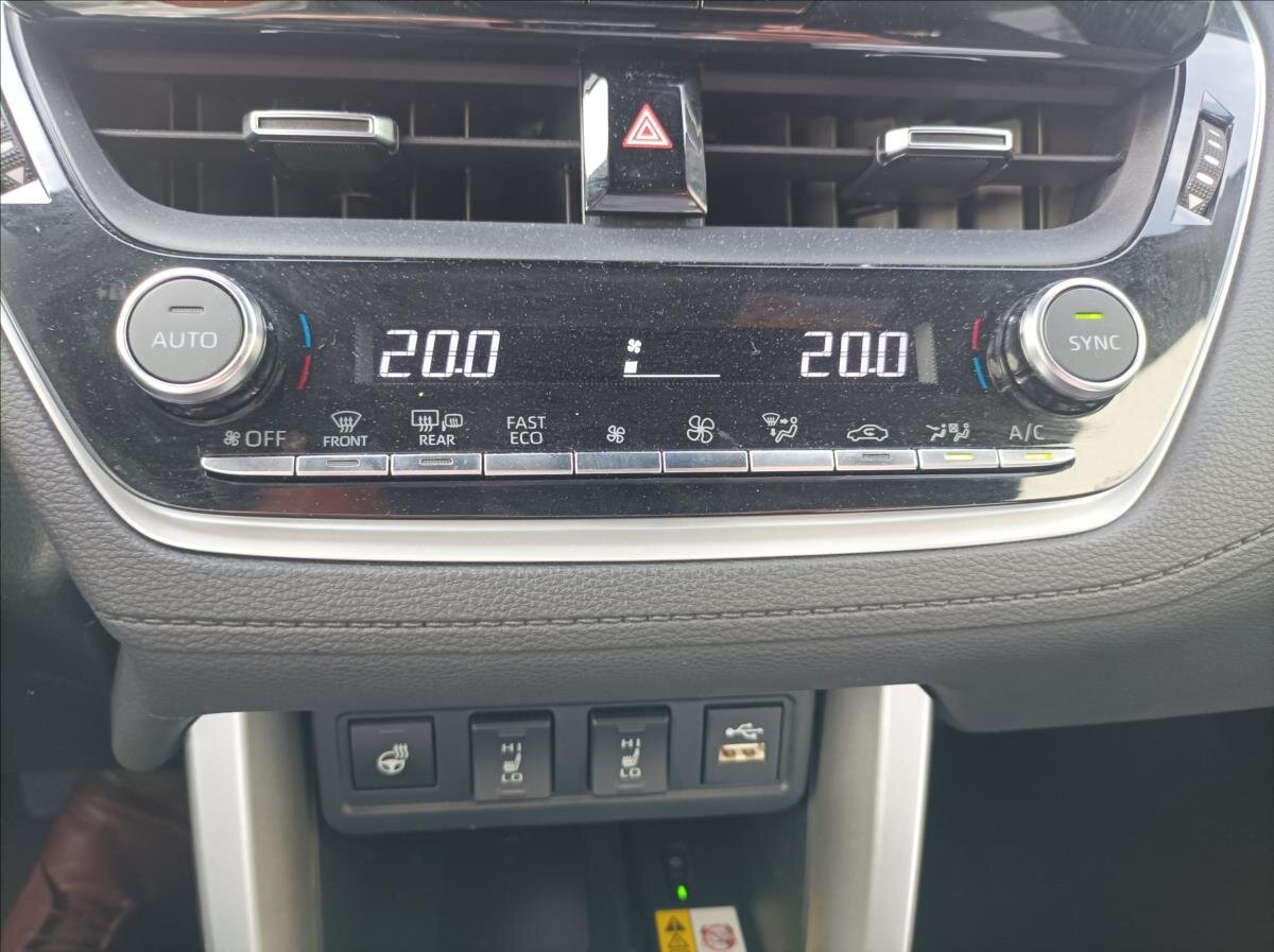 Toyota Corolla Cross SUV / Terénní 2,0 l 112 kw