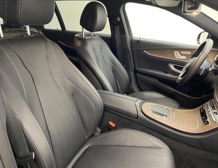 Mercedes-Benz Třídy E 8