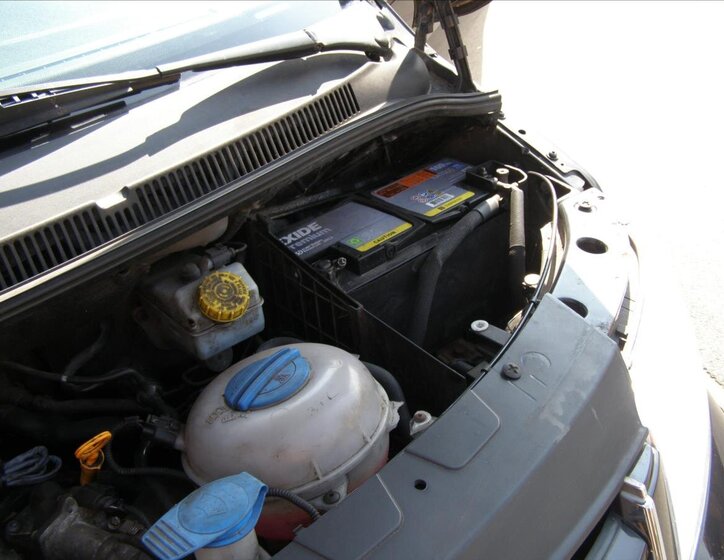 Volkswagen Caravelle MPV 2,5 l 128 kw