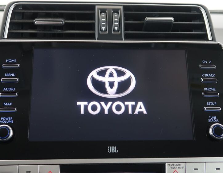 Toyota Land Cruiser 19