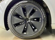 Tesla Model 3 Sedan 0,0 324 kw