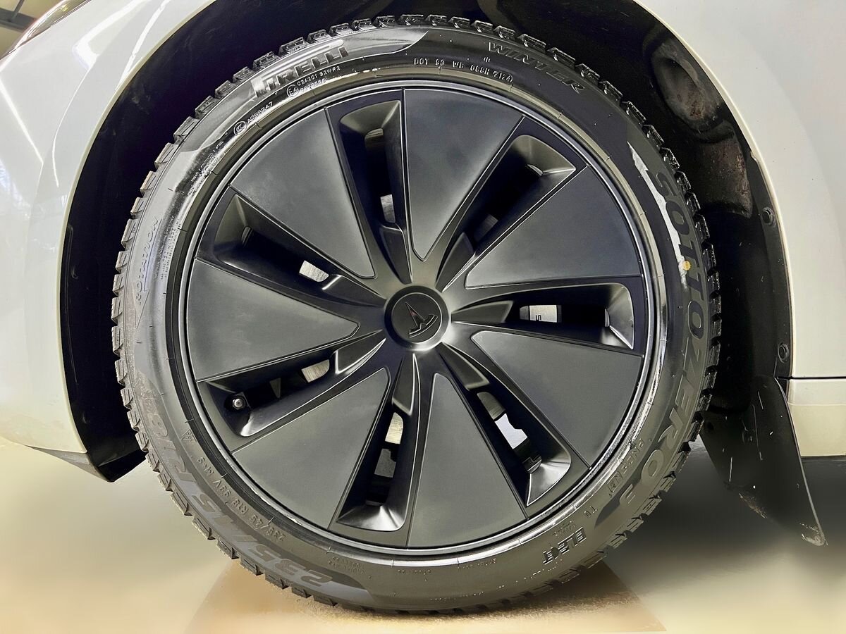 Tesla Model 3 Sedan 0,0 324 kw