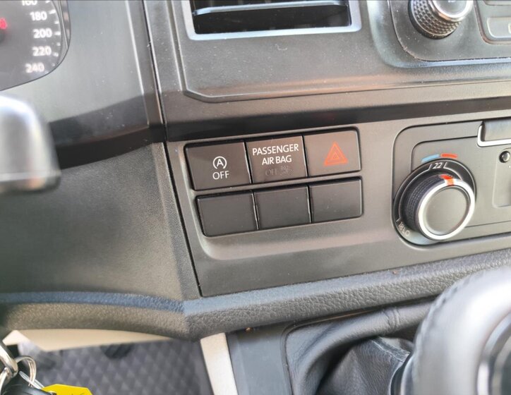 Volkswagen Transporter Kombi 2,0 l 84 kw